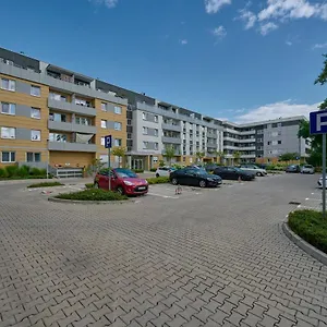 Apartament Spacious Suitable For Remote Work With Balcony & Parking By Renters, Wrocław